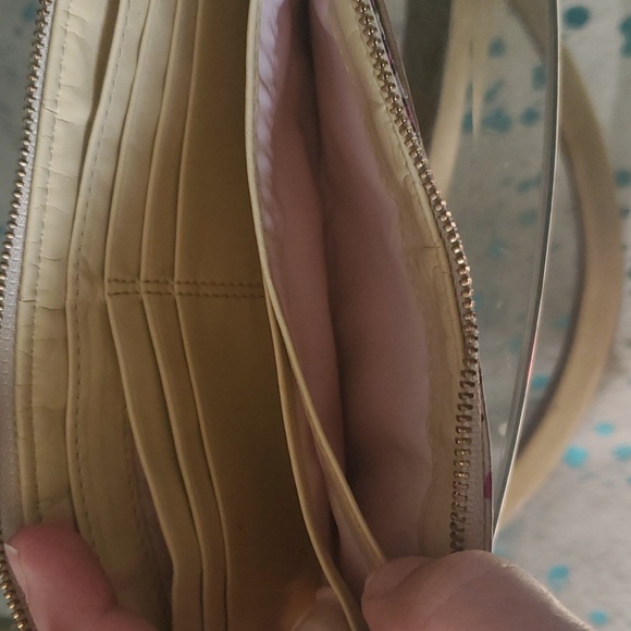 Coach - Picture 3 of 4